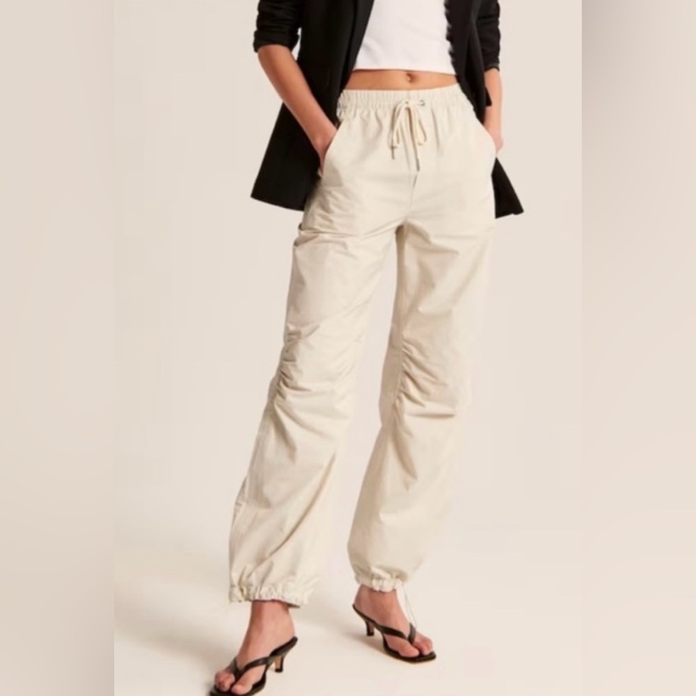 A&F Utility Parachute Pant size Small